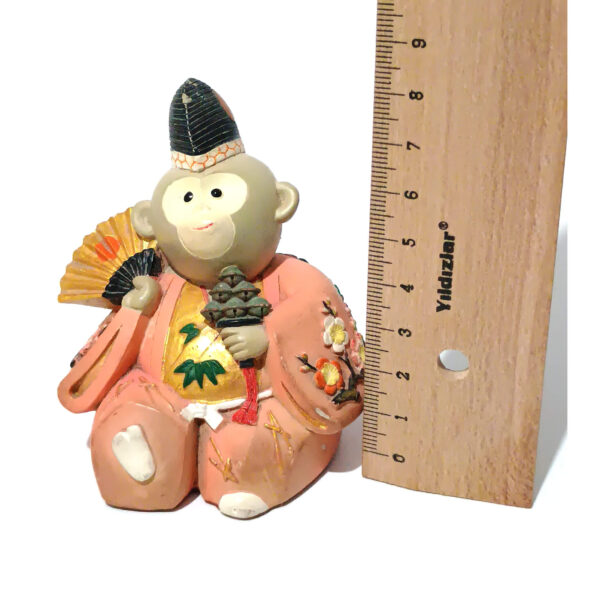 Vintage Japanese-Style Monkey Figurine – Hand-Painted Ceramic Statue in Kimono with Fan (9 cm) - Image 10