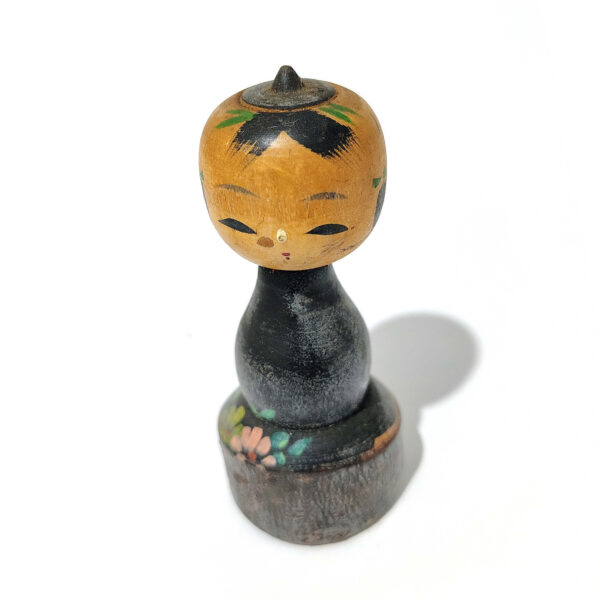 Hand-Painted Japanese Kokeshi Doll – 9cm Traditional Wooden Figurine for Zen and Minimalist Decor - Image 2