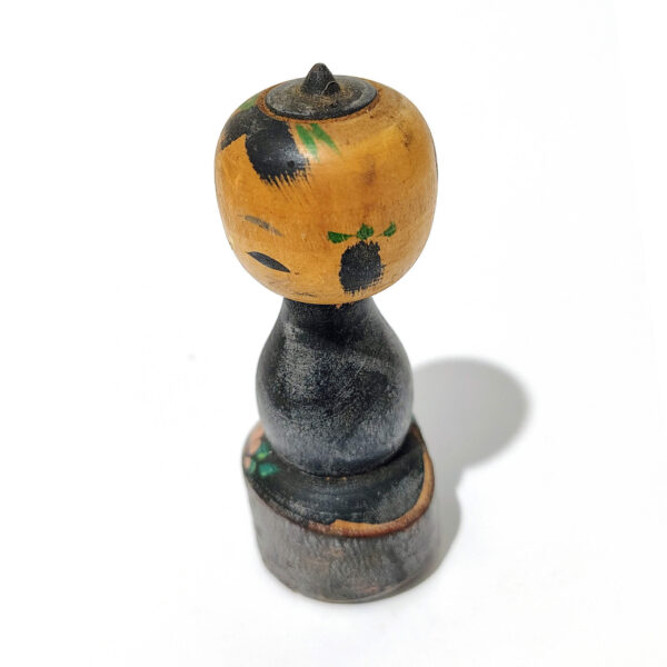 Hand-Painted Japanese Kokeshi Doll – 9cm Traditional Wooden Figurine for Zen and Minimalist Decor - Image 3