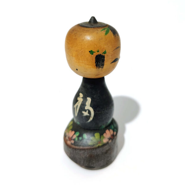 Hand-Painted Japanese Kokeshi Doll – 9cm Traditional Wooden Figurine for Zen and Minimalist Decor - Image 7